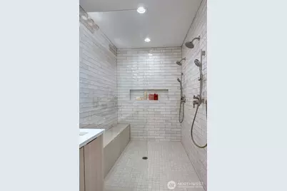 417 102nd Avenue SE, Bellevue, WA 98004 - Photo 32