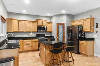 27867 256th Court SE, Maple Valley, WA 98038 - Photo 2