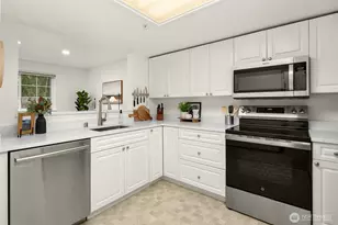 23303 Cedar Way, Mountlake Terrace, WA 98043 - Photo 8