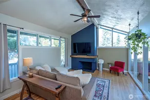 1221 Huson Dr, Tacoma, WA 98405 - Photo 2