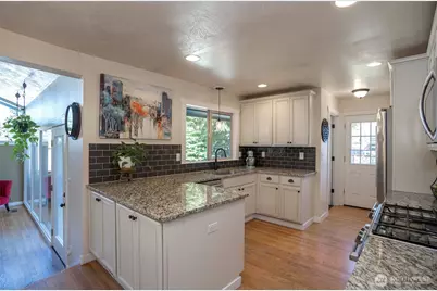 1221 Huson Drive, Tacoma, WA 98405 - Photo 10