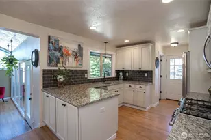 1221 Huson Dr, Tacoma, WA 98405 - Photo 10