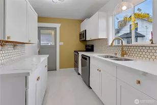 1216 S 37th St, Tacoma, WA 98418 - Photo 10