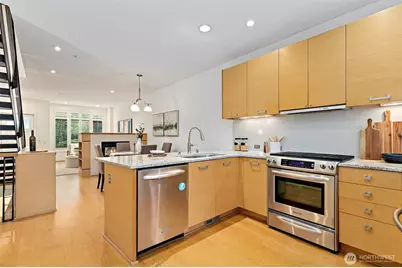 10595 NE 12th Place #102, Bellevue, WA 98004 - Photo 10