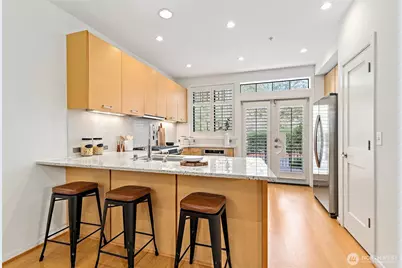 10595 NE 12th Place #102, Bellevue, WA 98004 - Photo 8