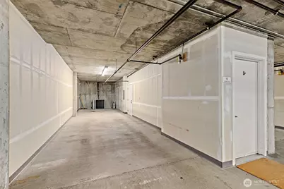 10595 NE 12th Place #102, Bellevue, WA 98004 - Photo 32