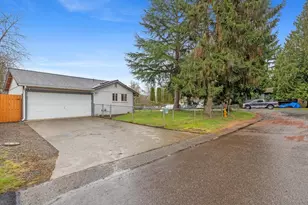 5827 145th St NE, Marysville, WA 98271 - Photo 2