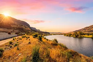 436 Hammond Ln, Rock Island, WA 98850 - Photo 2