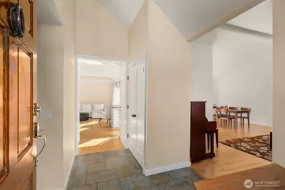 4478 142nd Avenue SE, Bellevue, WA 98006 - Photo 4