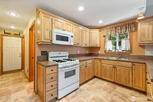 214 Paradise Dr, Ashford, WA 98304 - Photo 12