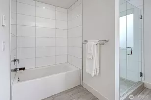 4274 NE 50th St, Seattle, WA 98105 - Photo 14