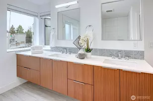 4274 NE 50th St, Seattle, WA 98105 - Photo 12