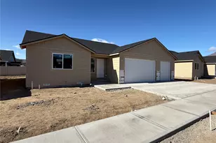 138 Salmon Dr, Wenatchee, WA 98801 - Photo 2