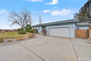 2238 S Crestmont Dr, Moses Lake, WA 98837 - Photo 2