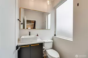 2014 E Pine St, Seattle, WA 98122 - Photo 10