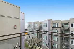 2000 Alaskan Wy, Seattle, WA 98121 - Photo 24