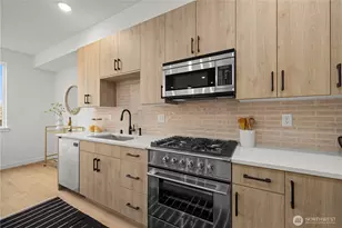 6546 C Latona Ave NE, Seattle, WA 98115 - Photo 2