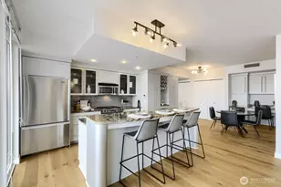 76 Cedar St, Seattle, WA 98121 - Photo 10