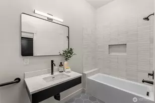 1104 C 34th Ave, Seattle, WA 98122 - Photo 6