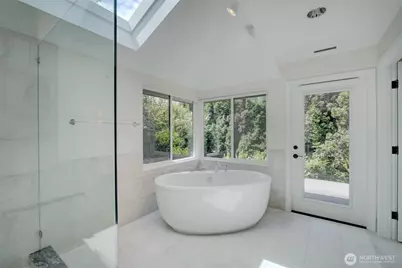 9160 NE 19th Street, Clyde Hill, WA 98004 - Photo 20