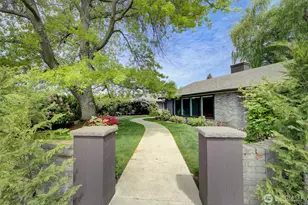 9160 NE 19th St, Clyde Hill, WA 98004 - Photo 1