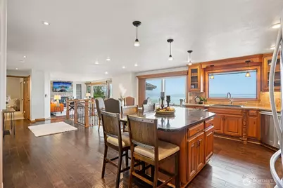 6111 Hawthorne Terrace NE NE, Tacoma, WA 98422 - Photo 8