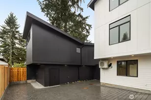 14035 Densmore Ave N, Seattle, WA 98133 - Photo 2