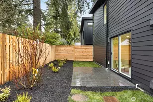 14035 Densmore Ave N, Seattle, WA 98133 - Photo 24