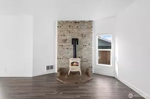 713 N Main Ave, Ridgefield, WA 98642 - Photo 10