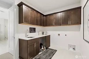 24922 SE 17th St, Sammamish, WA 98075 - Photo 32