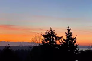 5525 Highland Dr, Bellevue, WA 98006 - Photo 6