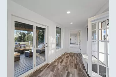 5525 Highland Drive, Bellevue, WA 98006 - Photo 28