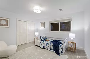 5525 Highland Dr, Bellevue, WA 98006 - Photo 30