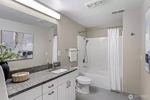 5525 Highland Dr, Bellevue, WA 98006 - Photo 30