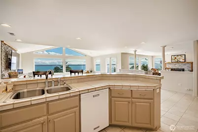 8024 Chinook Way, Blaine, WA 98230 - Photo 10