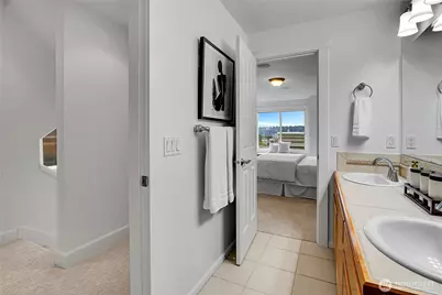 815 2nd Avenue N #A, Seattle, WA 98109 - Photo 26