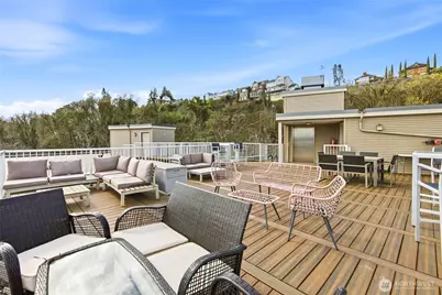 559 McGraw Street #201, Seattle, WA 98109 - Photo 24