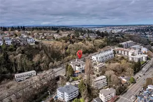 559 McGraw St, Seattle, WA 98109 - Photo 32
