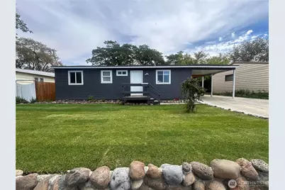 1431 W Sunset Drive, Moses Lake, WA 98837 - Photo 1
