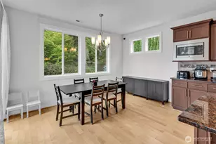 1705 NE Falls Dr, Issaquah, WA 98029 - Photo 16