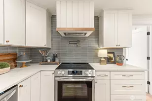 12250 Densmore Ave N, Seattle, WA 98133 - Photo 10