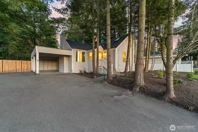 12250 Densmore Avenue N, Seattle, WA 98133 - Photo 2