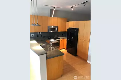 17 W Mercer Street #219, Seattle, WA 98119 - Photo 8