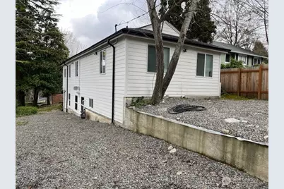 900 NE 105th, Seattle, WA 98125 - Photo 2