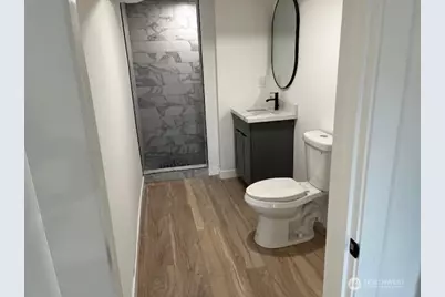 900 NE 105th, Seattle, WA 98125 - Photo 12