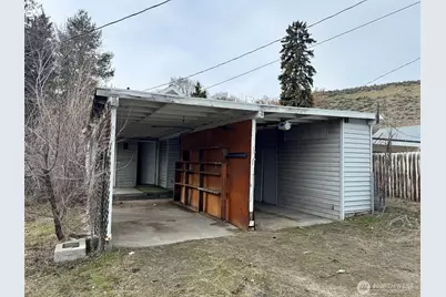 110 Elm Street N, Omak, WA 98841 - Photo 10