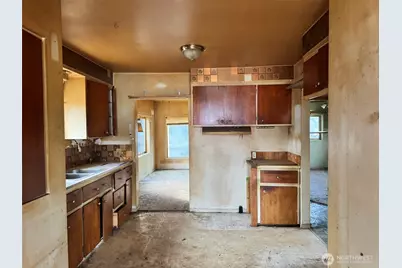 110 Elm Street N, Omak, WA 98841 - Photo 2