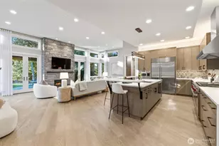 18858 NE 49th Pl, Sammamish, WA 98074 - Photo 4