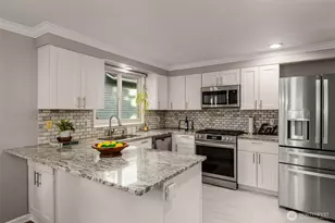 24230 SE 44th St, Sammamish, WA 98029 - Photo 14