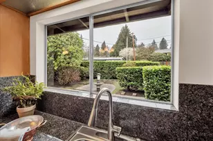 106 165th Ave SE, Bellevue, WA 98008 - Photo 14